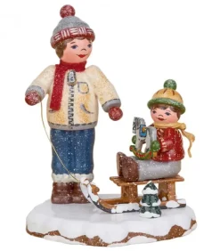 Hubrig, figurines pour enfant Village De Noël Miniature|Village De Noël Miniature, Garcon Et Petit Frere Sur Luge